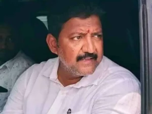 వల్లభనేని పై భూకబ్జా కేసు