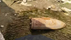 రెండవ ప్రపంచ యుద్ధం నాటి బాంబు.