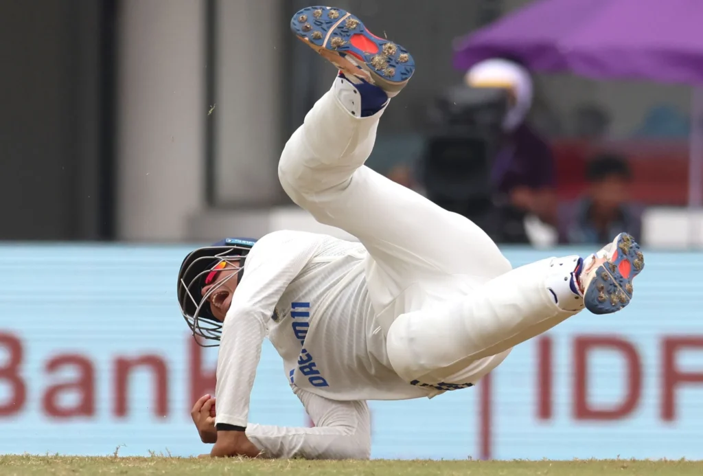 అరంగేట్రం మ్యాచ్‌లో కళ్ళు చెదిరే ఫిల్లింగ్