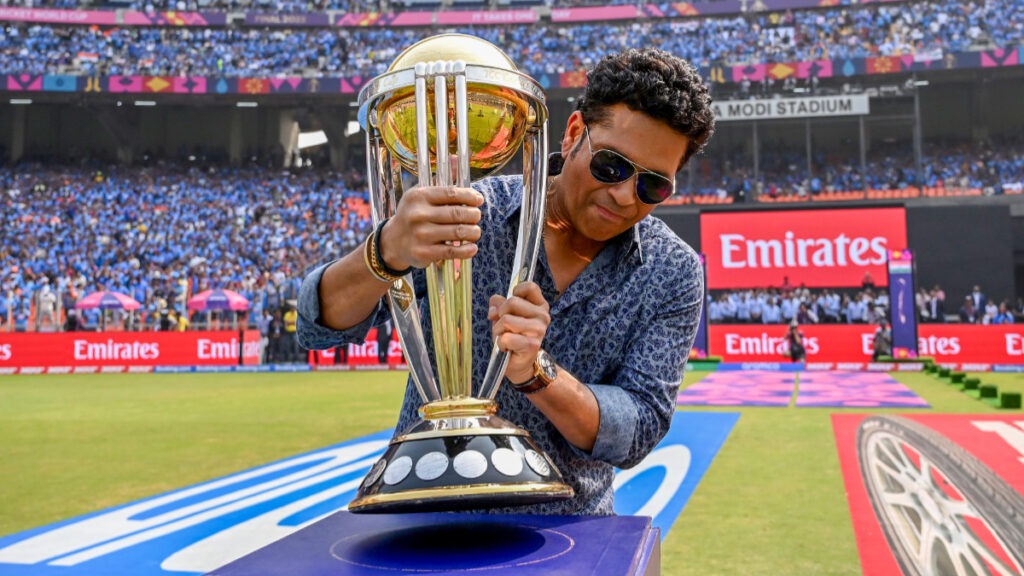 జీవితకాల అచీవ్‌మెంట్ అవార్డు..సచిన్..