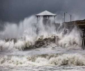 అమెరికా కు పొంచిఉన్న మరోతుఫాన్