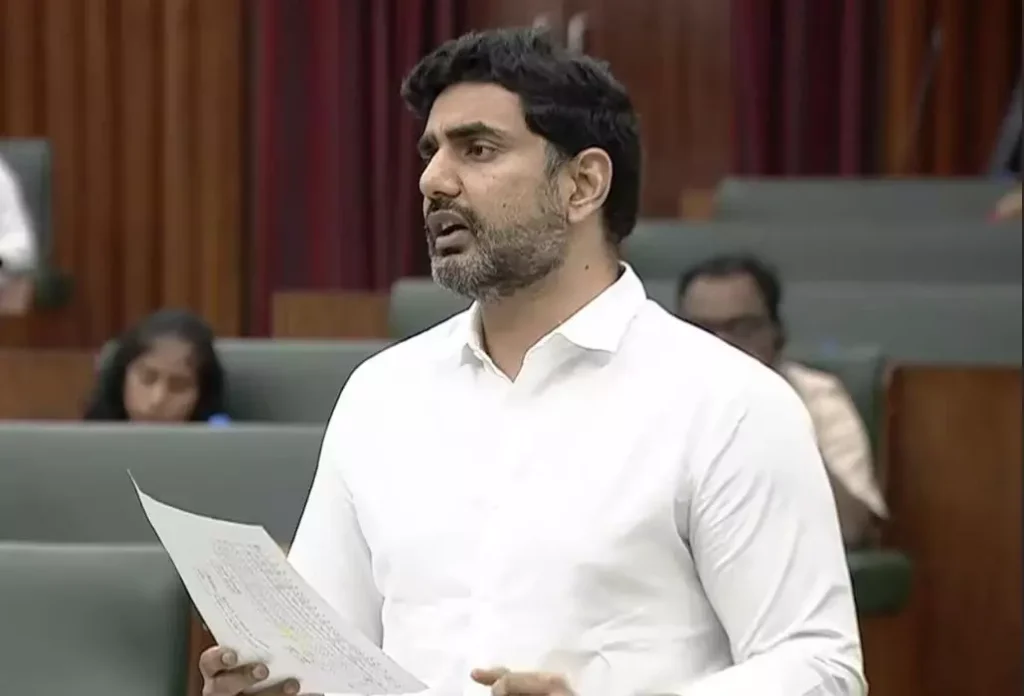 యూనివ‌ర్సిటీలో జరుగుతున్న అక్రమాలపై లోకేశ్ వివరణ