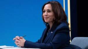 కాలిఫోర్నియా గవర్నర్ రేసులో కమలా హారిస్‌!