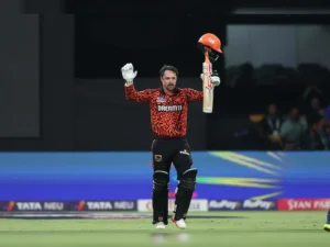 ఐపీఎల్ చరిత్రలో ఐదవ అత్యధిక పవర్-ప్లే స్కోరర్ గా ట్రావిస్ హెడ్