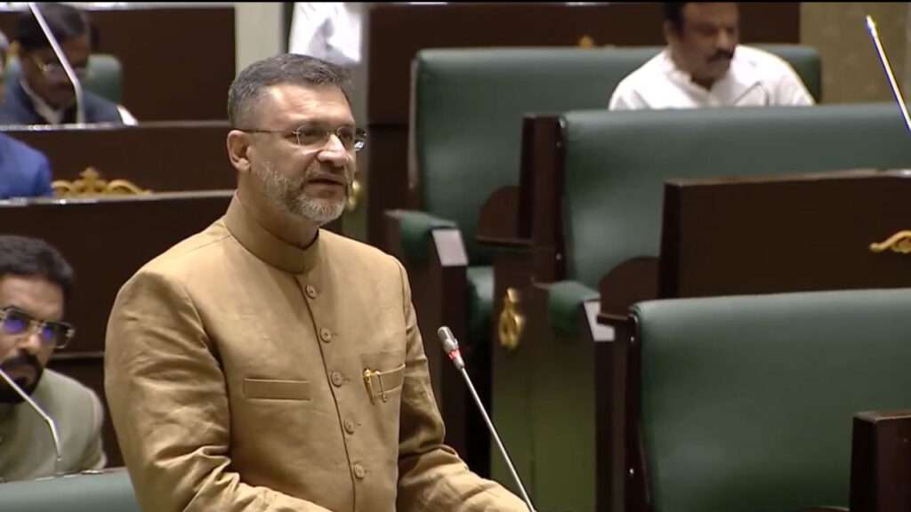 Akbaruddin : విద్యా వ్యవస్థపై ప్రభుత్వ నిర్లక్ష్యం : అక్బరుద్దీన్ ఆగ్రహం