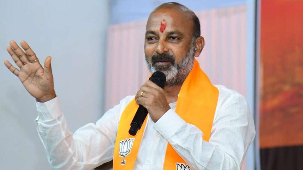 Bandi Sanjay : బండి సంజయ్ పై క్రిమినల్ కేసు పెట్టాలి – బీఆర్ఎస్