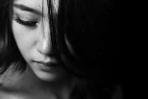 ప్రారంభోత్సవానికని పిలిచి బాలీవుడ్ నటిపై దాడి