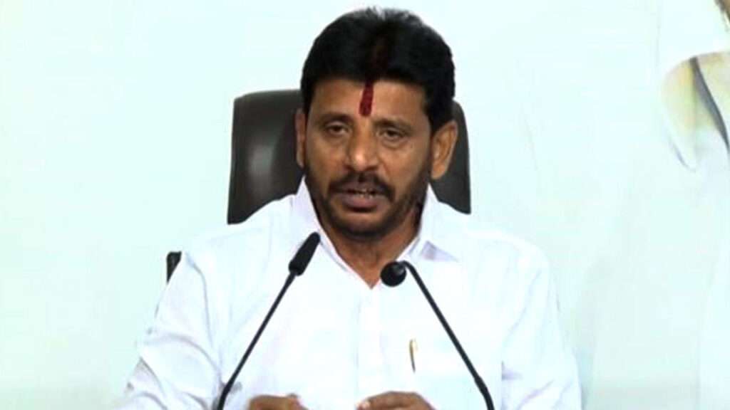 దువ్వాడ పై పలు పోలీస్ స్టేషన్లలో ఫిర్యాదులు