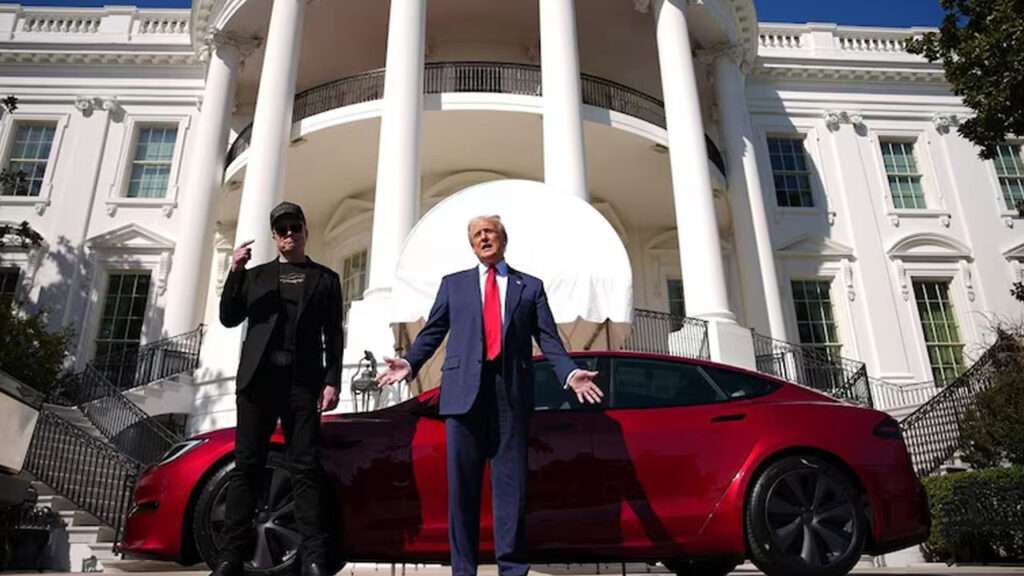 టెస్లా కారు కొనుగోలు చేసిన డొనాల్డ్ ట్రంప్