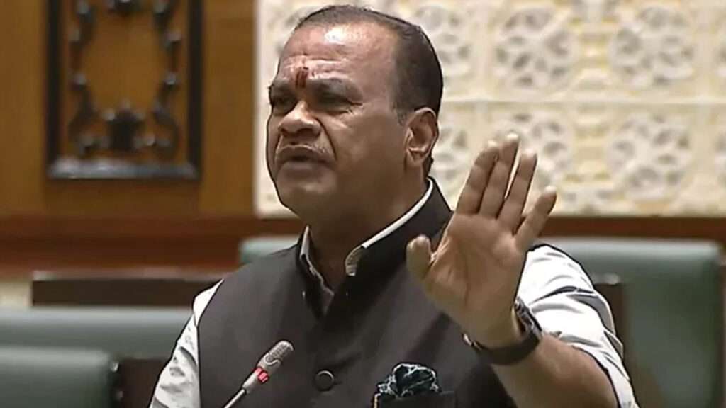 Komatireddy venkat reddy: ప్రతి గ్రామం నుంచి మండలానికి డబుల్‌ రోడ్లు : కోమటిరెడ్డి