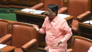 మగాళ్లకి వారానికి రెండు బాటిళ్లు ఫ్రీ గా ఇవ్వండి : ఎమ్మెల్యే అభ్యర్థన