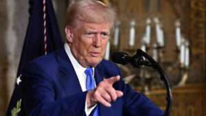 ట్రంప్ నిర్ణయాలతో మార్కెట్లో భారీ నష్టాలు