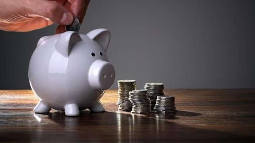 Central Govt : యథాతథంగా చిన్న మొత్తాల పొదుపు పథకాలపై వడ్డీ రేట్లు