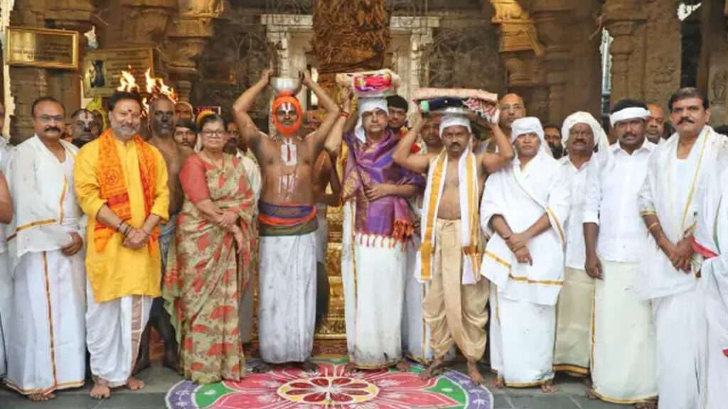 TTD : తిరుమలలో శాస్త్రోక్తంగా కోయిల్ ఆళ్వార్ తిరుమంజనం