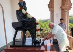 దేశసేవ కోసం స్మృతి మందిర్‌ ప్రేరణను పొగడుతూ మోదీ కీలక వ్యాఖ్యలు