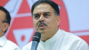 వైసీపీ పై మంత్రి మనోహర్ విమర్శలు