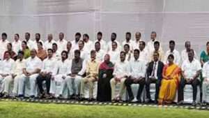 అసెంబ్లీ ఆవరణలో ఎమ్మెల్యేలు, ఎమ్మెల్సీలకు ఫొటో సెషన్‌