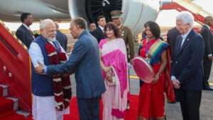 మారిష‌స్‌ చేరుకున్న ప్ర‌ధాని మోడీ
