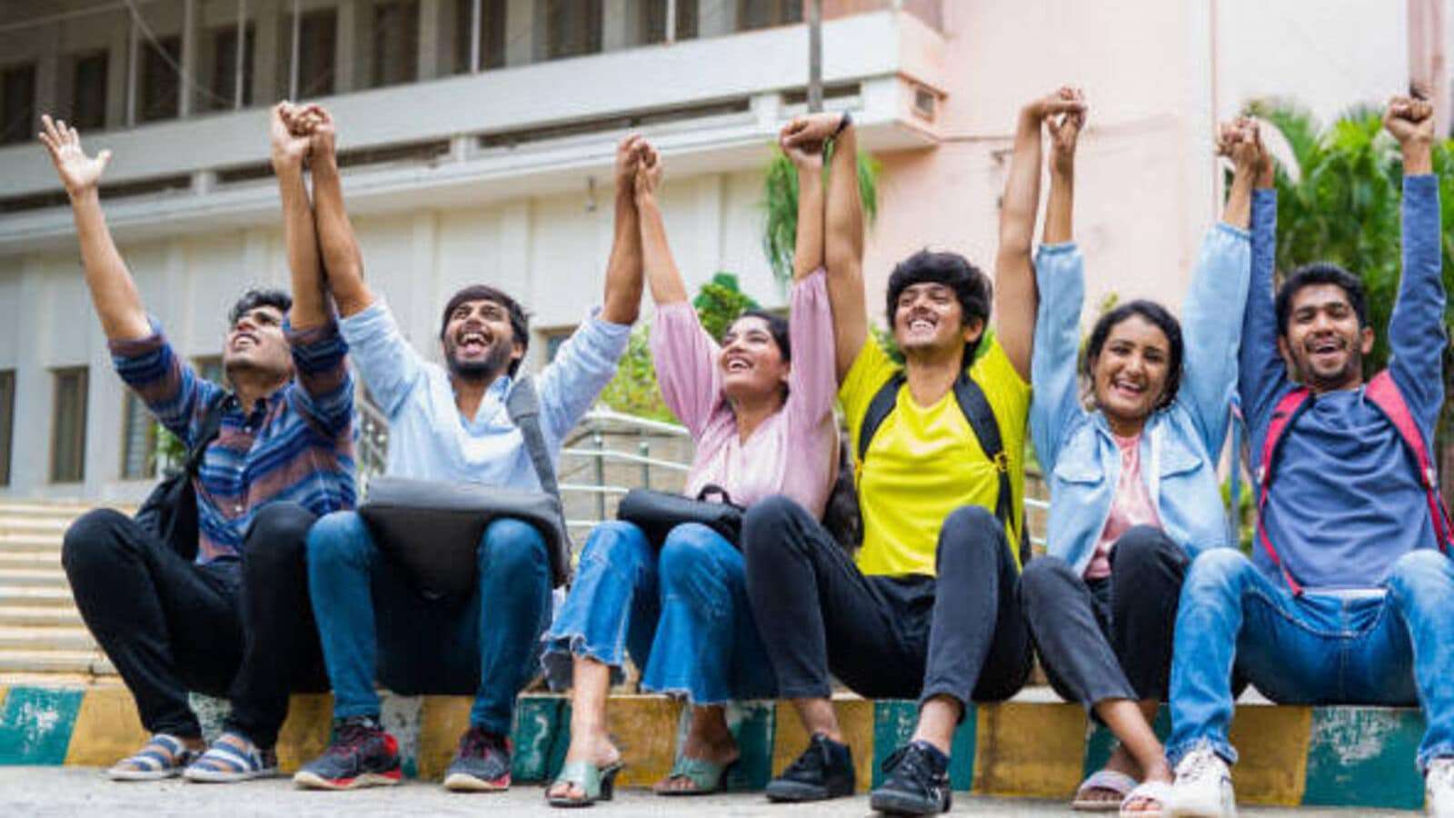 ఈ కేటగిరీలకు దరఖాస్తు చేసుకున్న వారందరికీ రుణాలు