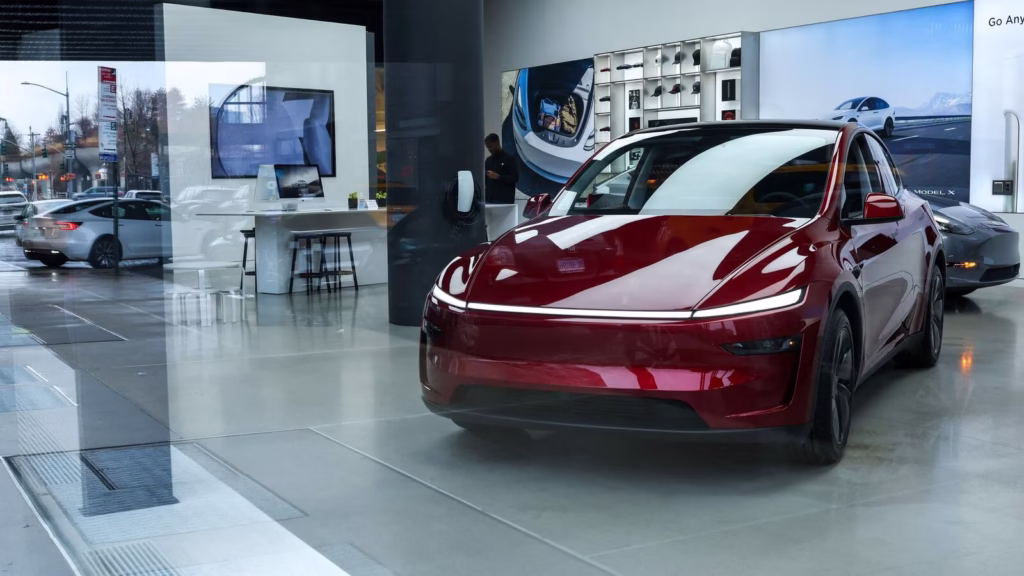 టెస్లా మాస్ ఎంట్రీ.. ముంబైలో భారీ షోరూమ్!