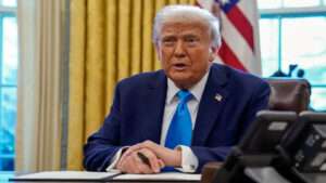 5.30 లక్షల మంది లీగల్ స్టేటస్ రద్దు చేసిన ట్రంప్