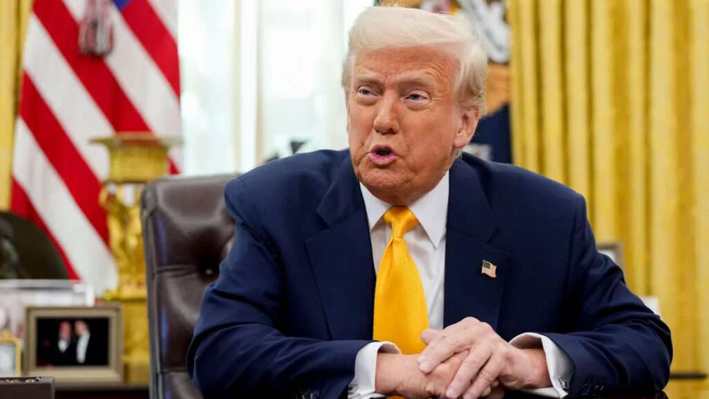 Trump : అక్రమ వలసదారుల కోసం ట్రంప్ కొత్త యాప్