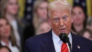 గాజా నుంచి ఎవరినీ బహిష్కరించం..వేరే చోటికి తరలిస్తాం: ట్రంప్‌