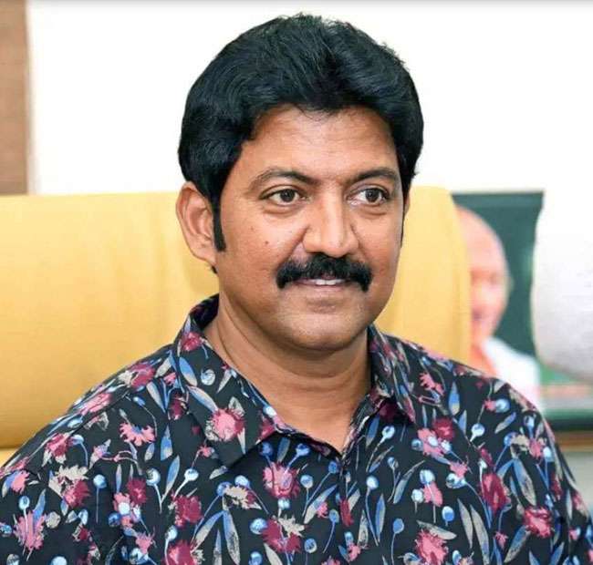 Woman Leaves Vallabhaneni Vamsi Flabbergasted With Her Counter 1667984937 1940