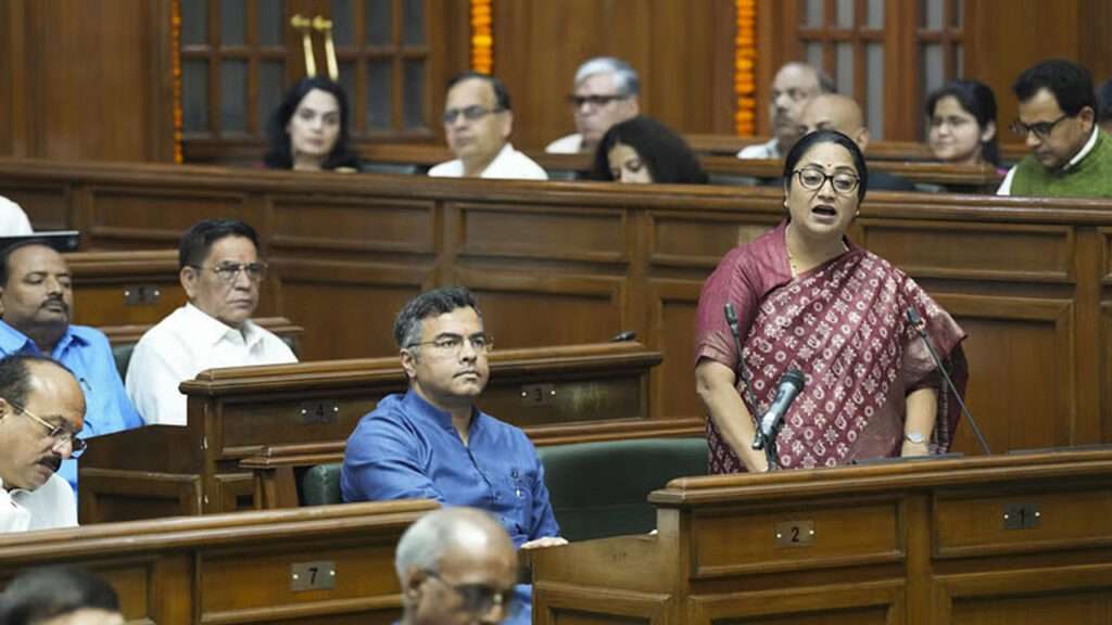 Delhi: మీరు హామీలు ఇస్తారు..మేము వాటిని నెరవేరుస్తాము: సీఎం రేఖా గుప్తా