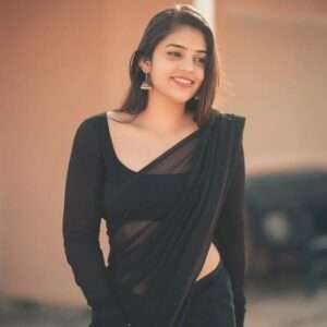 కుర్రాళ్ల మతి పోగొడుతున్న బాంధవి శ్రీధర్