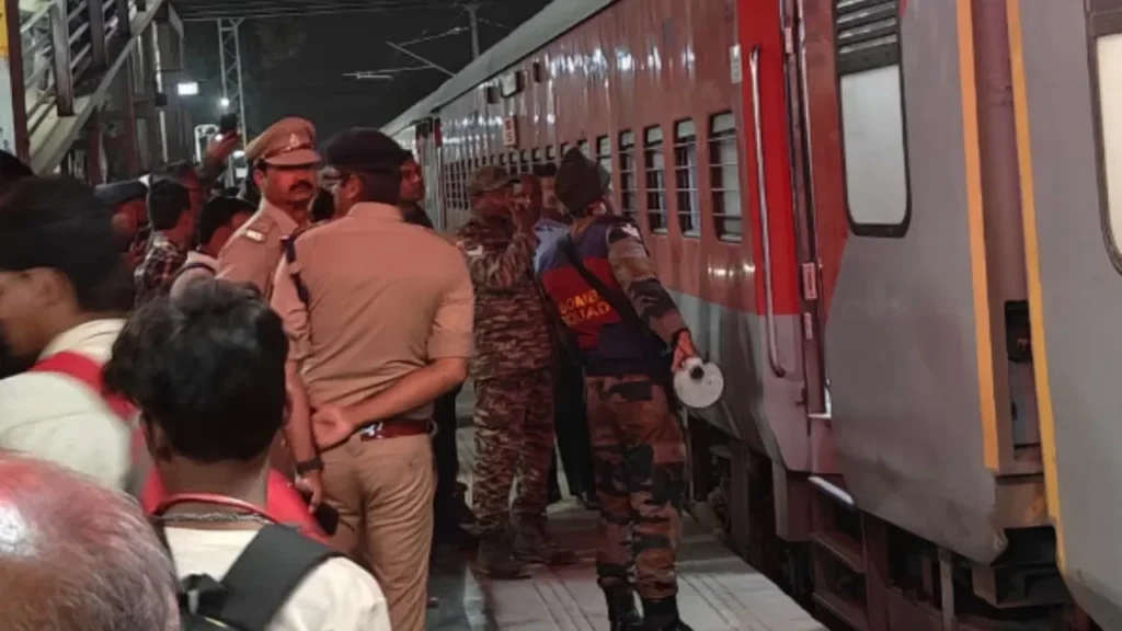 అయోధ్య రైలు కు బాంబు బెదిరింపు