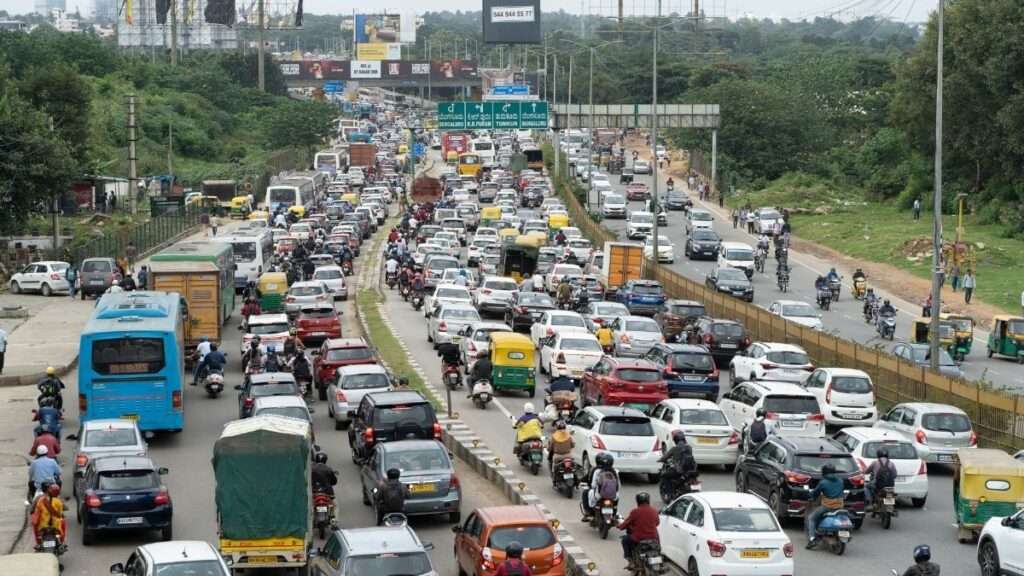 బెంగళూరు ట్రాఫిక్ పై టూరిజం ప్యాకేజ్  దుమారం ?