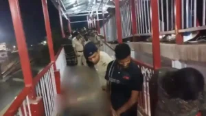 బీహార్‌లోని అరా రైల్వే స్టేషన్‌లో కాల్పులు..ముగ్గురు మృతి!