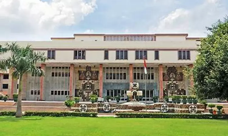 దిల్లీ హైకోర్టు న్యాయమూర్తి బంగ్లాలో అగ్నిప్రమాదం – భారీ నగదు లభ్యం