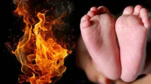 ఎలక్ట్రిక్ బైక్ లో మంటలు తండ్రి కూతురి మృతి