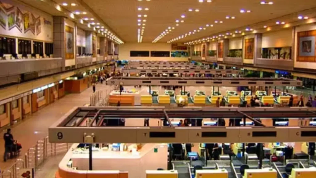 Earthquake: భూకంపంతో బ్యాంకాక్ ఎయిర్‌పోర్ట్ లాక్‌డౌన్