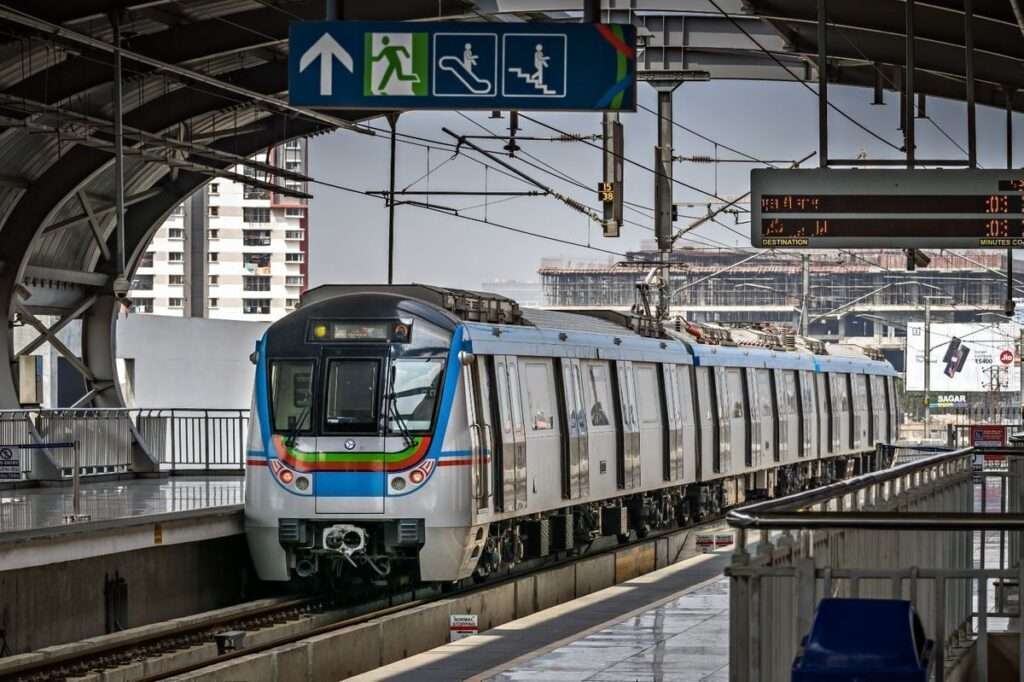 Hyderabad Metro Rail:  మెట్రో రైలుకి పెరుగుతున్న ఆర్ధిక భారం