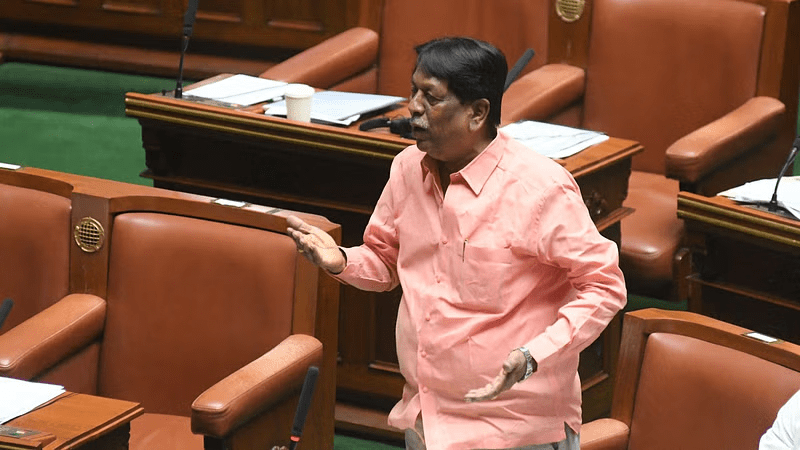  మగాళ్లకి వారానికి రెండు బాటిళ్లు  