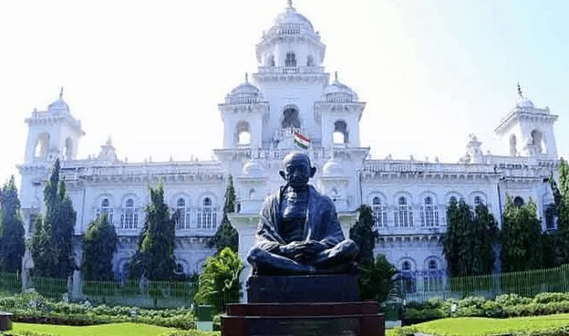 అసెంబ్లీలో పట్టు విడవని విపక్షలు 