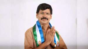 వైసీపీలోకి కీలక నేత రీఎంట్రీ..?