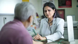 లోబీపీ తో కూడ సమస్యలు సరైన జాగ్రత్తలుఇవే!