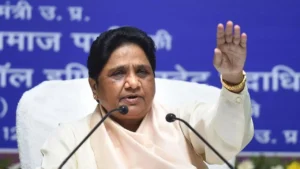 మాయావతి సంచలన నిర్ణయం