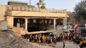 పాకిస్థాన్‌లో నమాజ్ చేస్తుండగా మసీదులో పేలుడు