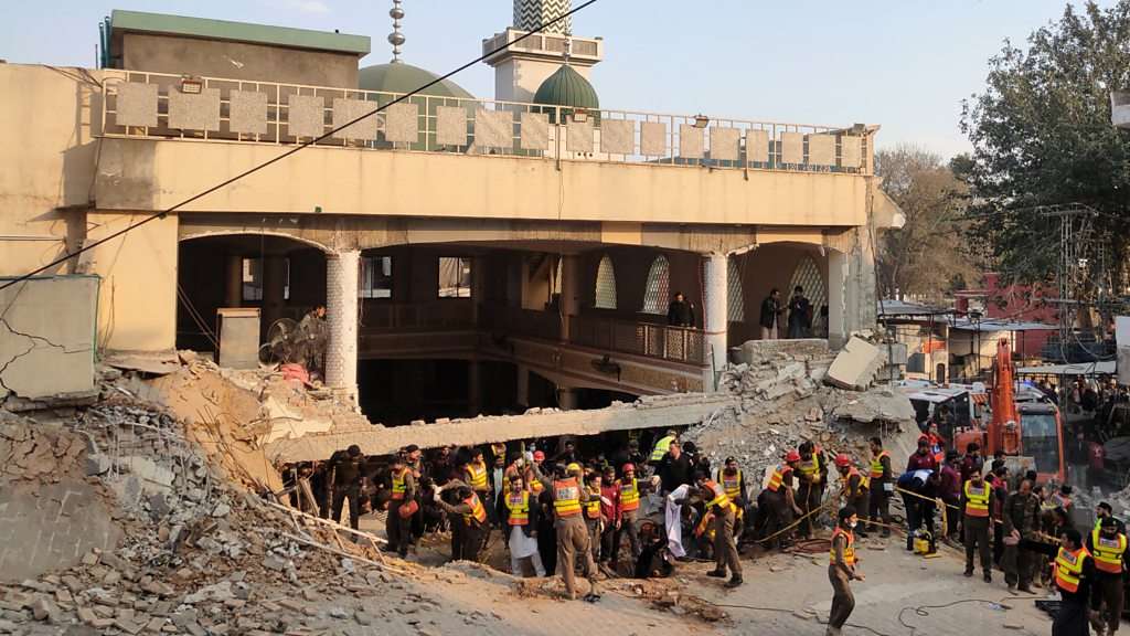 Pakistan: పాకిస్థాన్‌లో నమాజ్ చేస్తుండగా మసీదులో పేలుడు