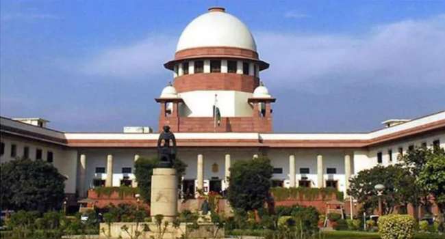Supreme Court: పార్టీలు మారిన ఎమ్మెల్యే అనర్హత పై సుప్రీం కోర్టులో జరుగుతున్న విచారణ