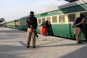 పాకిస్థాన్‌లో రైలు హైజాక్: 27 ఉగ్రవాదుల మృతి