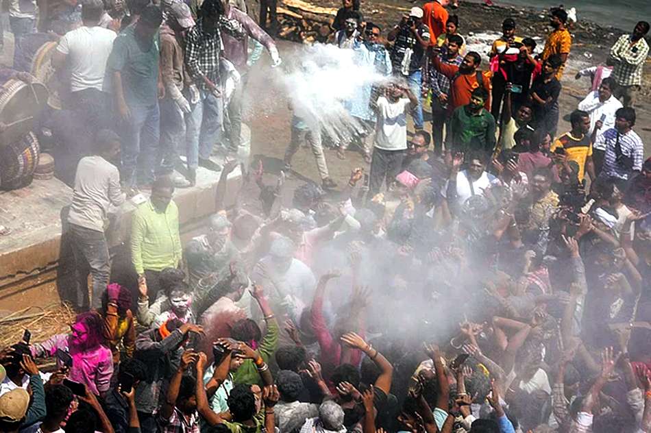 varanasi holi