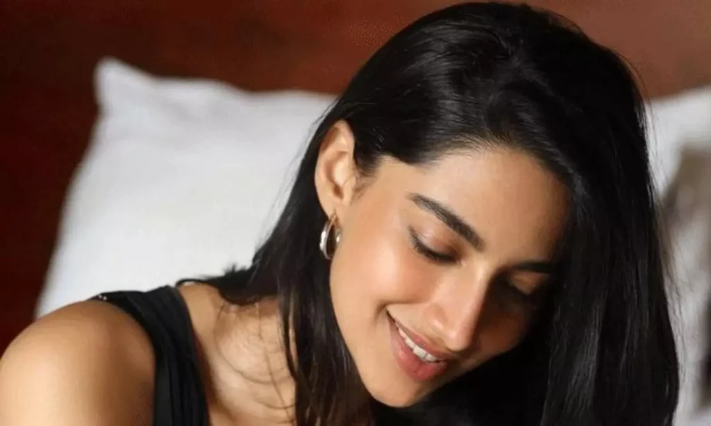 ఏపీ ఉమెన్ ఎంపవర్ మీనాక్షి అంటూ ప్రచారం