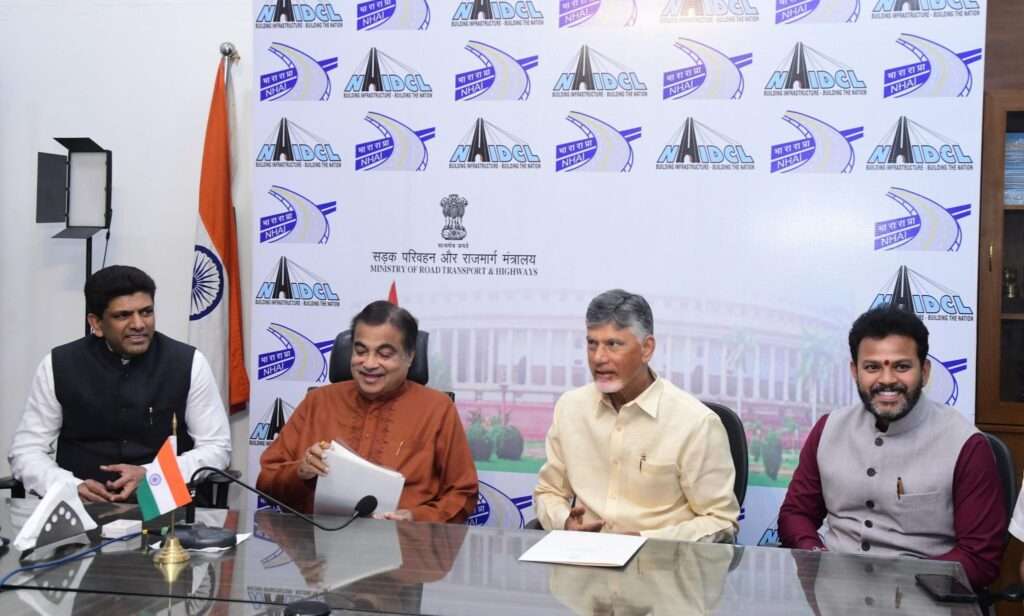 గడ్కరీని కలిసి ఏపీకి రావాల్సిన నిధులపై చర్చ చంద్రబాబు