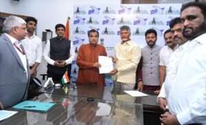 గడ్కరీని కలిసి ఏపీకి రావాల్సిన నిధులపై చర్చ చంద్రబాబు